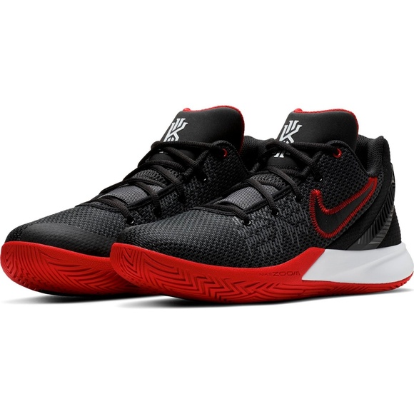 men's kyrie flytrap ii basketball shoe